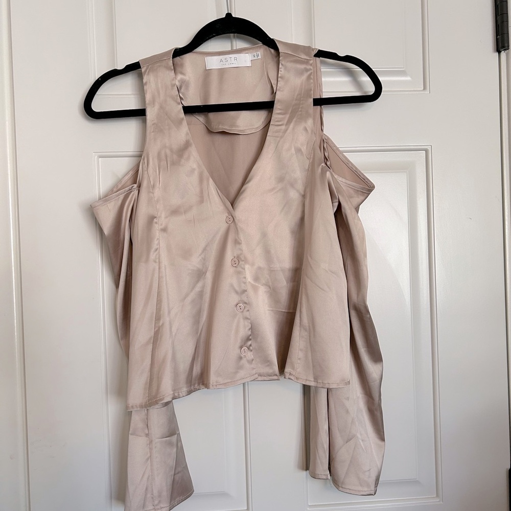 Classy summer top.